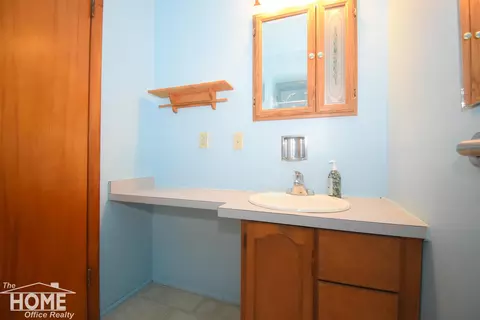 Bath - 498 Velma, Owosso, MI 48867 photo 2 of 3