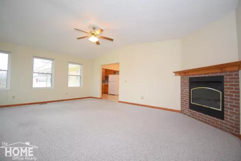 Living - 498 Velma, Owosso, MI 48867 photo 4 of 4