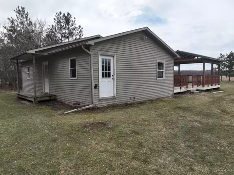 5258 S Steel Rd, Merrill, MI 48637