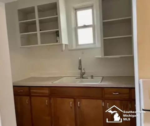 228 Adams, Monroe, MI 48161 photo 8