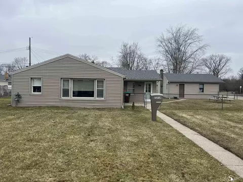21714 Mckinley, Rockwood, MI 48173
