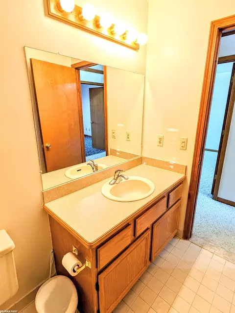 Bath - 16568 Stephen, Macomb, MI 48042 photo 6 of 6