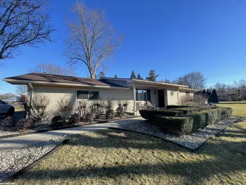6082 Ravenswood, Shelby Township, MI 48316