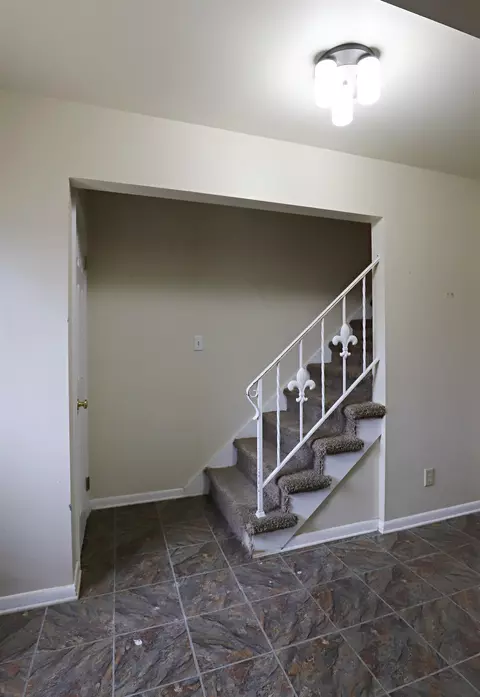 Entry Way - 2111 Hermitage, Davison, MI 48423 photo 1 of 1