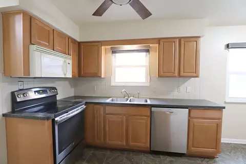 Kitchen - 2111 Hermitage, Davison, MI 48423 photo 2 of 3