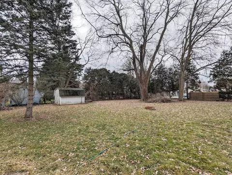Exterior - 2111 Hermitage, Davison, MI 48423 photo 4 of 8