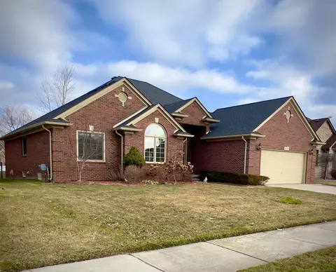 21103 Strawberry Hills Dr, Macomb, MI 48044