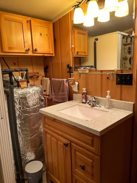 Bath - 4887 Crestknoll, Harrison, MI 48625 photo 1 of 2