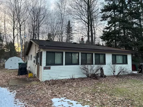 4887 Crestknoll, Harrison, MI 48625