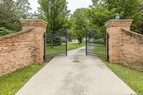 8044 Lakeshore, Fort Gratiot, MI 48059