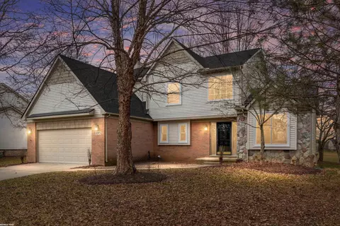 1095 Drakeshire, Commerce Twp, MI 48390