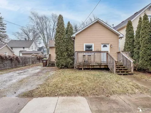709 Adams, Monroe, MI 48161