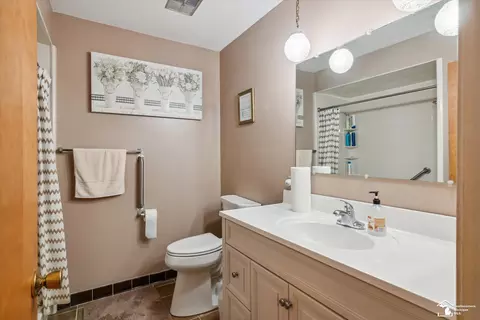 Bath - 20644 Foxboro, Riverview, MI 48193 photo 1 of 4