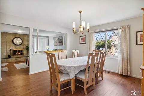 Dining - 20644 Foxboro, Riverview, MI 48193 photo 2 of 6