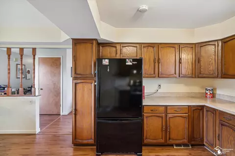 Kitchen - 20644 Foxboro, Riverview, MI 48193 photo 3 of 4