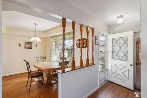 Dining - 20644 Foxboro, Riverview, MI 48193 photo 1 of 6