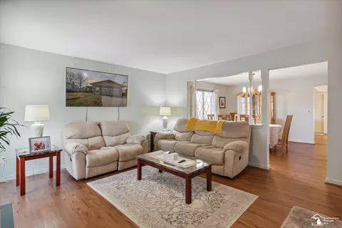 Living - 20644 Foxboro, Riverview, MI 48193 photo 3 of 5