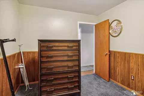 Bedroom - 20644 Foxboro, Riverview, MI 48193 photo 7 of 8
