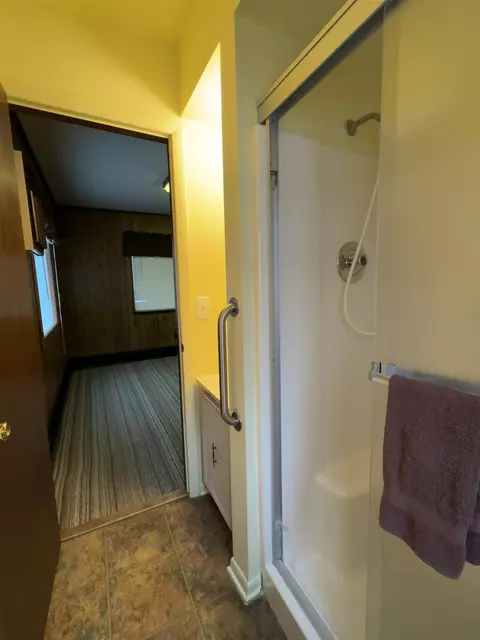 Bath - 1508 Saint Clair Blvd, Algonac, MI 48001 photo 4 of 5
