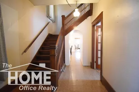 Entry Way - 717 Pine, Owosso, MI 48867 photo 1 of 4