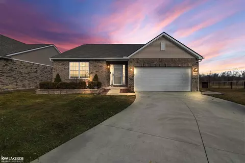 23887 Ravenswood #176, Clinton Township, MI 48038