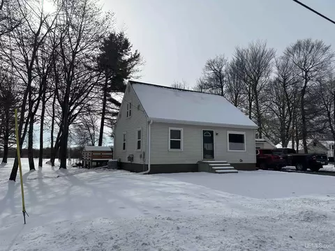 3101 Lake Shr, Escanaba, MI 49829