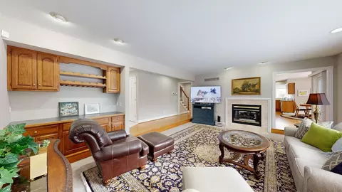 Living - 730 Shady Brk, Flushing, MI 48433 photo 3 of 10