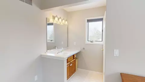 Bath - 730 Shady Brk, Flushing, MI 48433 photo 3 of 5