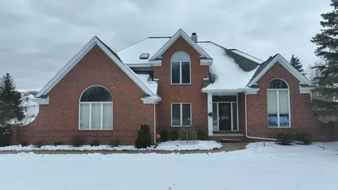 730 Shady Brk, Flushing, MI 48433