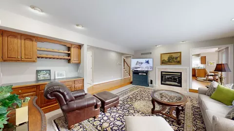 Living - 730 Shady Brk, Flushing, MI 48433 photo 4 of 10