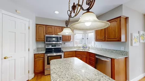 Kitchen - 730 Shady Brk, Flushing, MI 48433 photo 3 of 7