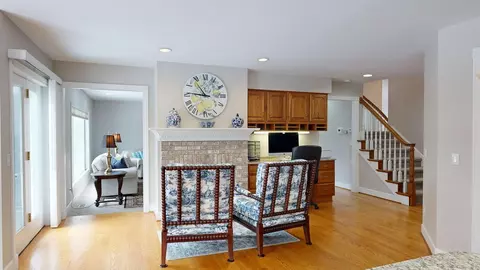 Living - 730 Shady Brk, Flushing, MI 48433 photo 1 of 10