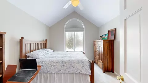 Bedroom - 730 Shady Brk, Flushing, MI 48433 photo 5 of 9