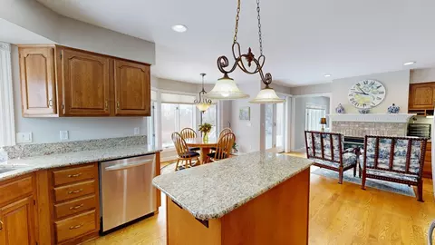 Kitchen - 730 Shady Brk, Flushing, MI 48433 photo 5 of 7