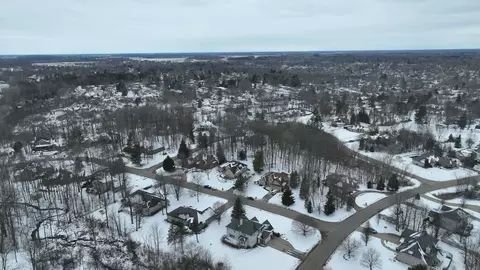 View/Area - 730 Shady Brk, Flushing, MI 48433 photo 2 of 11