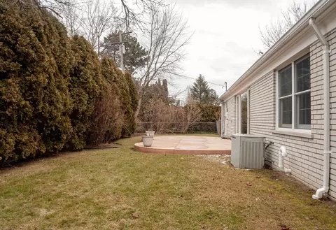Exterior - 82 Blairmoor, Grosse Pointe Shores, MI 48236 photo 7 of 10