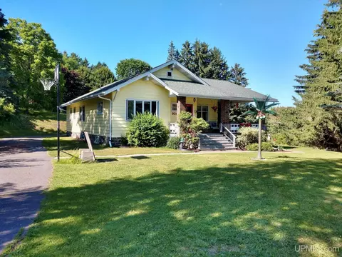 928 W Franklin, Iron River, MI 49935