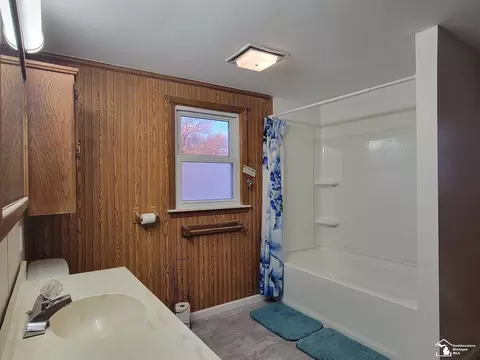 Bath - 926 N Monroe, Monroe, MI 48162 photo 2 of 4
