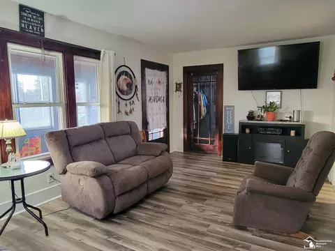 Living - 926 N Monroe, Monroe, MI 48162 photo 1 of 2