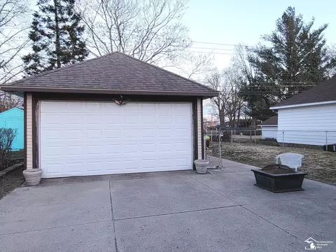 Exterior - 926 N Monroe, Monroe, MI 48162 photo 3 of 13