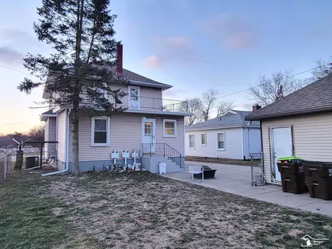 Exterior - 926 N Monroe, Monroe, MI 48162 photo 4 of 13
