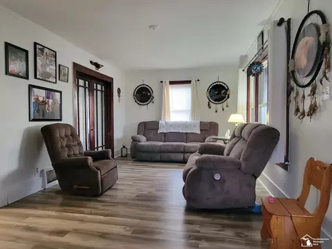 Living - 926 N Monroe, Monroe, MI 48162 photo 2 of 2