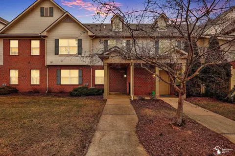 643 Worthington Dr, Lansing, MI 48906
