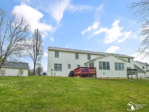 Exterior - 6874 Pheasant Vw, Temperance, MI 48182 photo 11 of 12