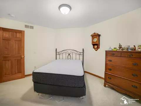Bedroom - 6874 Pheasant Vw, Temperance, MI 48182 photo 3 of 6