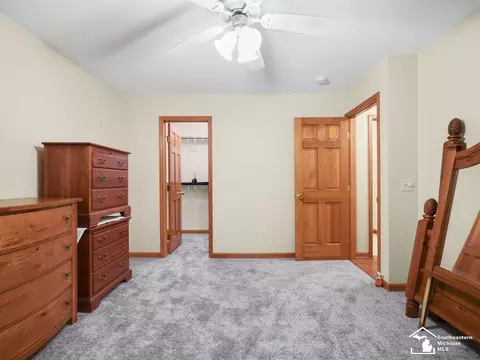Bedroom - 6874 Pheasant Vw, Temperance, MI 48182 photo 6 of 6
