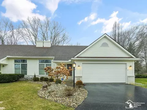 Exterior - 6874 Pheasant Vw, Temperance, MI 48182 photo 7 of 12
