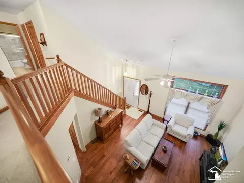 Entry Way - 6874 Pheasant Vw, Temperance, MI 48182 photo 4 of 6