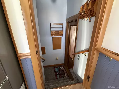 Entry Way - 202 Hancock, Wakefield, MI 49968 photo 3 of 5