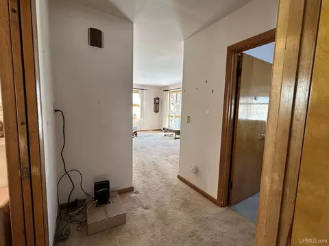 Entry Way - 202 Hancock, Wakefield, MI 49968 photo 4 of 5